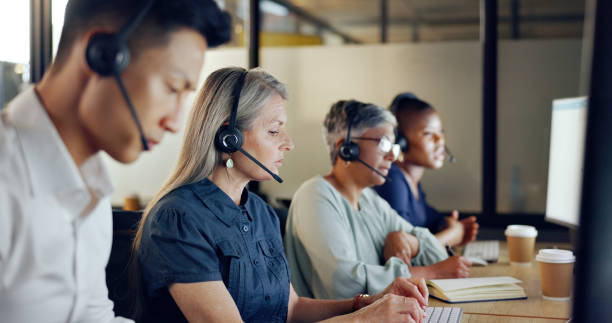 Bilingual customer service agent at the queue